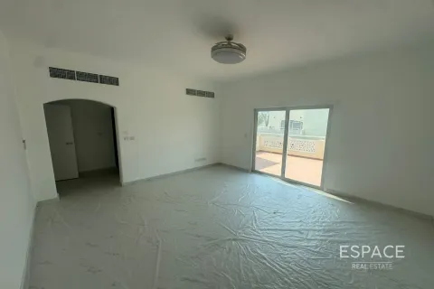 Villa in Meadows, Dubai, UAE 4 bedrooms, 390 sq.m. № 650135 - photo 14