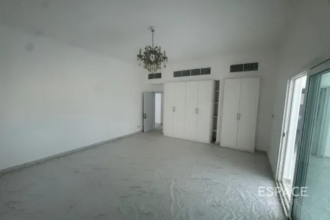 Villa in Meadows, Dubai, UAE 4 bedrooms, 390 sq.m. № 650135 - photo 8