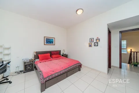 Villa in Arabian Ranches, Dubai, UAE 3 bedrooms, 228 sq.m. № 650138 - photo 6