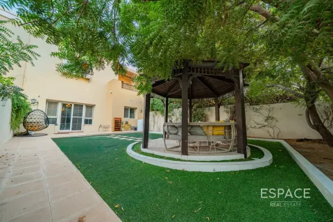 Villa in Arabian Ranches, Dubai, UAE 3 bedrooms, 228 sq.m. № 650138 - photo 1