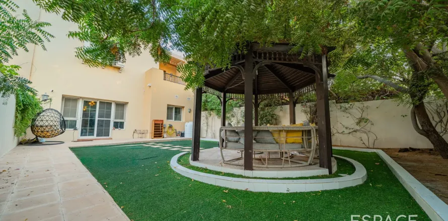 Villa in Arabian Ranches, Dubai, UAE 3 bedrooms, 228 sq.m. № 650138