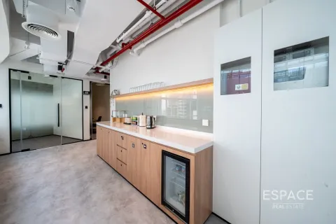 Office in Barsha Heights (Tecom), Dubai, UAE 284 sq.m. № 650136 - photo 9