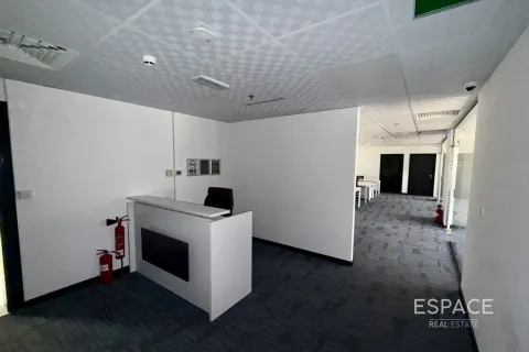 Office in Jumeirah Lake Towers, Dubai, UAE 133 sq.m. № 650139 - photo 8