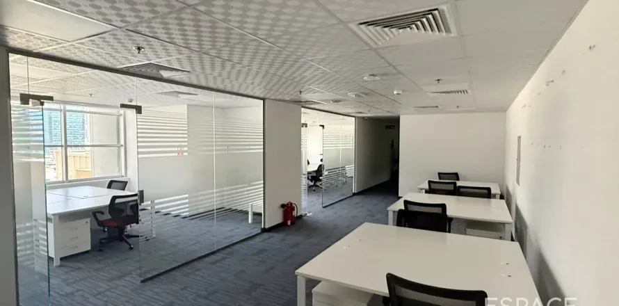 Office in Jumeirah Lake Towers, Dubai, UAE 133 sq.m. № 650139