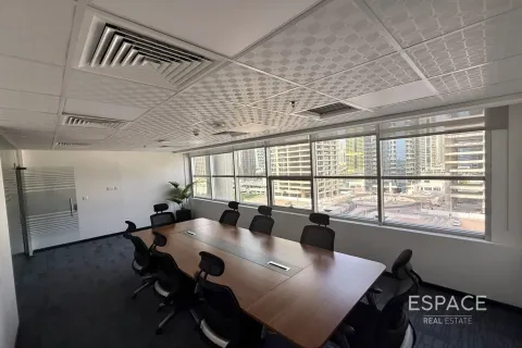 Office in Jumeirah Lake Towers, Dubai, UAE 133 sq.m. № 650139 - photo 4