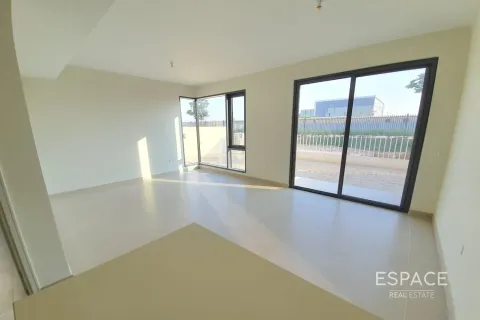 Townhouse in Dubai Hills Estate, UAE 4 bedrooms, 229 sq.m. № 650134 - photo 2