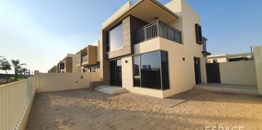 Townhouse in Dubai Hills Estate, UAE 4 bedrooms, 229 sq.m. № 650134