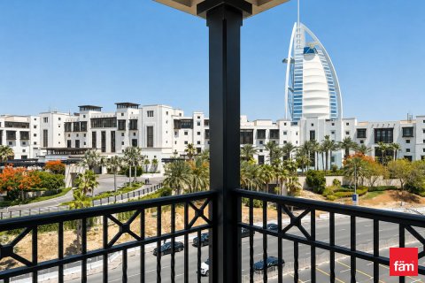 Apartament në Umm Suqeim, Dubai, Emiratet e Bashkuara Arabe 4 dhoma gjumi, 261.6 m2. № 717950