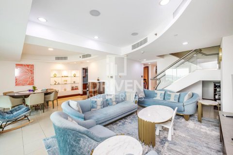 Apartament na sprzedaż w World Trade Center, Dubai, ZEA 2 sypialnie, 196 mkw., nr 653646 - zdjęcie 1