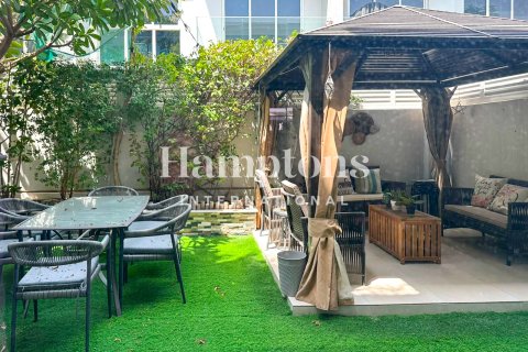 Casa urbana para arrendamento em Mudon, Dubai, EAU 3 quartos, 179.99956250 m2 № 741579 - foto 10