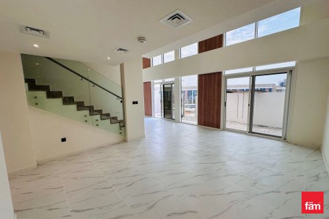 Villa in Dubai, UAE 4 bedrooms, 242 sq.m. № 638309 - photo 14