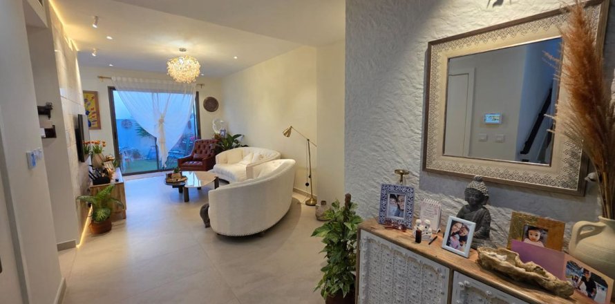 Řadový dům v Dubai, SAE 3 ložnice, 144.3 m² Č.: 725962
