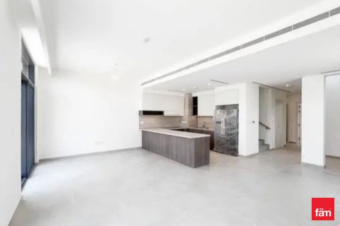 Dubai, BAE’de kiralık townhouse 3 yatak odası, 176.8 m&sup2; No 635755 - fotoğraf 2