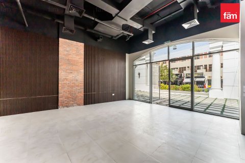 Dyqan në Arjan, Dubai, Emiratet e Bashkuara Arabe 132.7 m2. № 726005