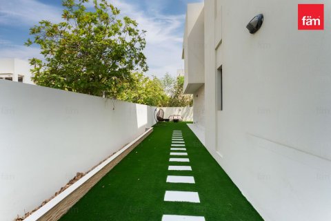 Vila v Dubai, SAE 5 spální, 421.6 m2 č. 726003 - Fotografia 13