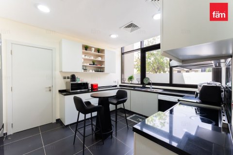 Vila v Dubai, SAE 5 spální, 421.6 m2 č. 726003 - Fotografia 14