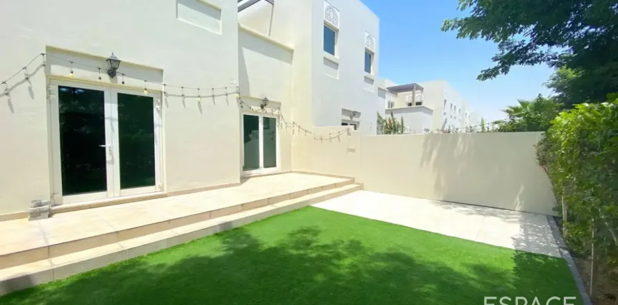 Kamienica w Al Furjan, Dubai, ZEA 3 sypialnie, 301 mkw. nr 649686