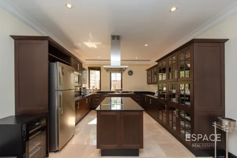 Vila di Palm Jumeirah, Dubai, UEA 4 kamar tidur, 581 m2 nomor 649687 - foto 6