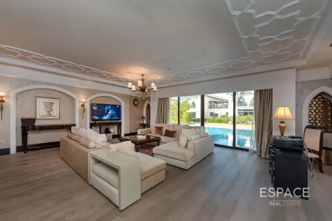 Vila di Palm Jumeirah, Dubai, UEA 4 kamar tidur, 581 m2 nomor 649687 - foto 2