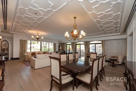 Villa till försäljning i Palm Jumeirah, Dubai, UAE 4 sovrum, 581 kvm Nr. 649687 - fotografi 5