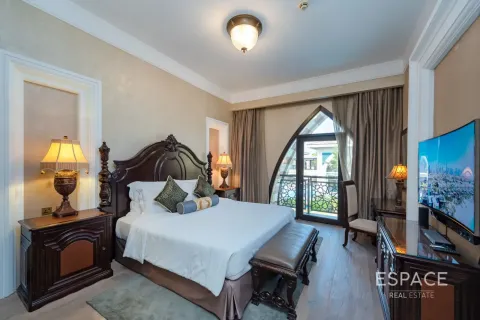 Villa till försäljning i Palm Jumeirah, Dubai, UAE 4 sovrum, 581 kvm Nr. 649687 - fotografi 10