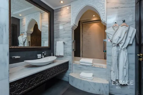 Villa till försäljning i Palm Jumeirah, Dubai, UAE 4 sovrum, 581 kvm Nr. 649687 - fotografi 8