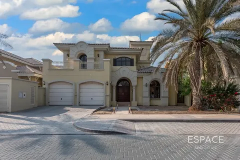 Villa sa Palm Jumeirah, Dubai, UAE 4 silid-tulugan, 657 sq.m. № 649690