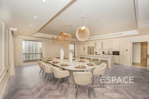 Huoneisto Jumeirah Beach Residence, Dubai, Arabiemiraatit 4 makuuhuonetta, 514 m2 № 649688 - kuva 2