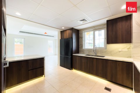 Villa en alquiler en Dubai, EAU 4 dormitorios, 954.8 m2 № 705891 - foto 7