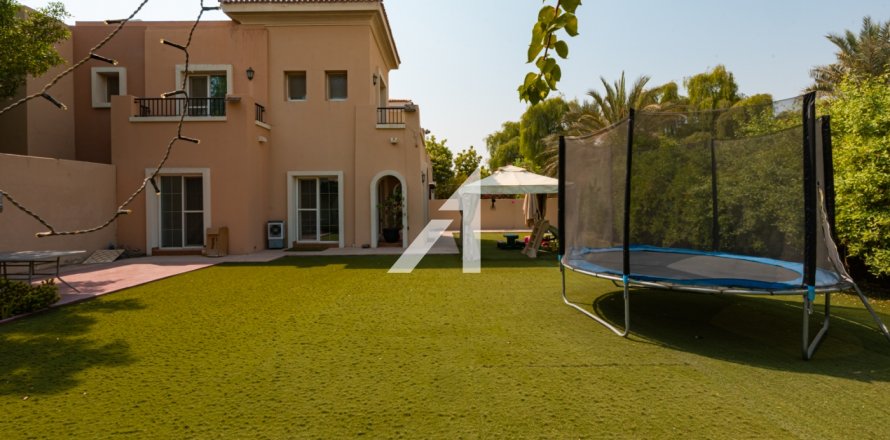 Kuća u nizu u gradu Dubai, UAE 3 spavaće sobe, 513.3 m2 Br. 641218