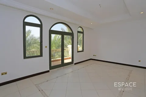 Villa te koop in Palm Jumeirah, Dubai, VAE 4 slaapkamers, 465 vr.m., nr 649696 - foto 6