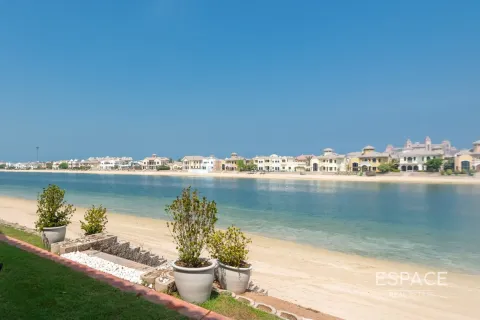 Villa te koop in Palm Jumeirah, Dubai, VAE 4 slaapkamers, 465 vr.m., nr 649696 - foto 13