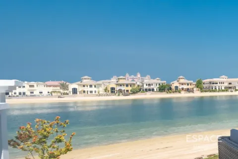 Villa te koop in Palm Jumeirah, Dubai, VAE 4 slaapkamers, 465 vr.m., nr 649696 - foto 12