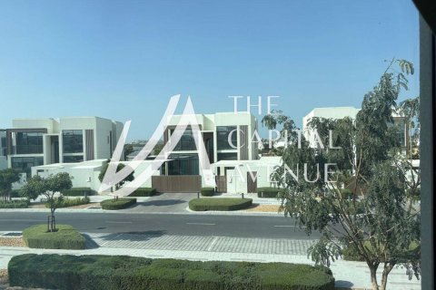 Abu Dhabi, UAE의 판매용 빌라 침실 3개, 417.97제곱미터 번호 762841 - 사진 3
