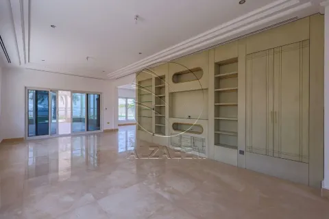 Vila v Marina Village, Abu Dhabi, SAE 4 spálne, 1772 m2 č. 663023 - Fotografia 2