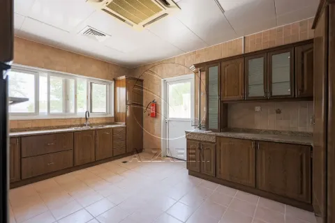 Vila v Marina Village, Abu Dhabi, SAE 4 spálne, 1772 m2 č. 663023 - Fotografia 1