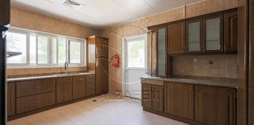 Vila v Marina Village, Abu Dhabi, SAE 4 spálne, 1772 m2 č. 663023