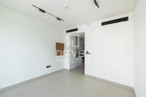 Apartment in Jumeirah Village Circle, Dubai, UAE 1 room, 32.42 sq.m. № 755910 - photo 1