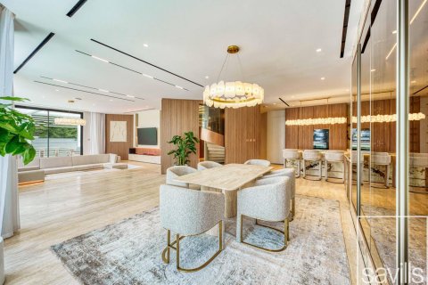 Villa in Palm Jumeirah, Dubai, UAE 5 bedrooms, 657.85 sq.m. № 747586 - photo 7