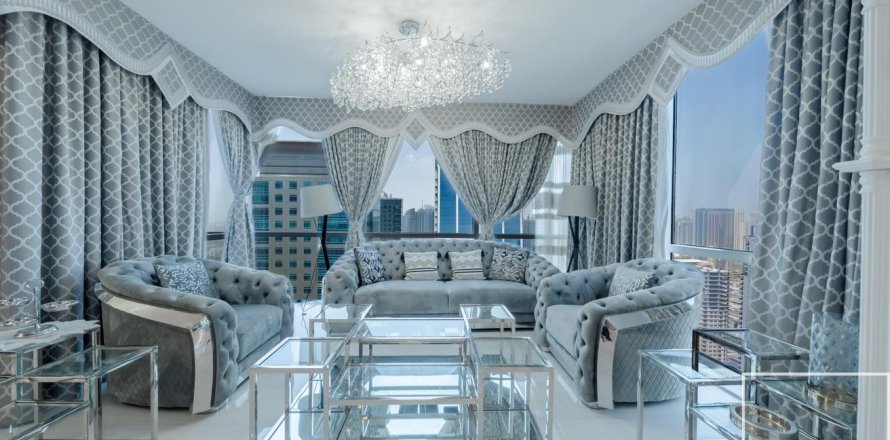 Kattohuoneisto Jumeirah Lake Towers, Dubai, Arabiemiraatit 5 makuuhuonetta, 573.12 m2 № 747604