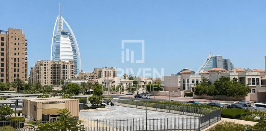 Apartman u gradu Umm Suqeim, Dubai, UAE 2 spavaće sobe, 121.7 m2 Br. 754198