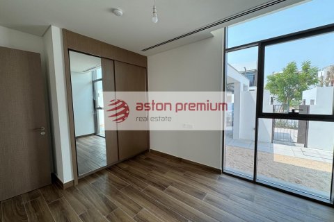 Villa in affitto a Al Furjan, Dubai, EAU 4 camere da letto, 370.7 mq. № 637986 - foto 5