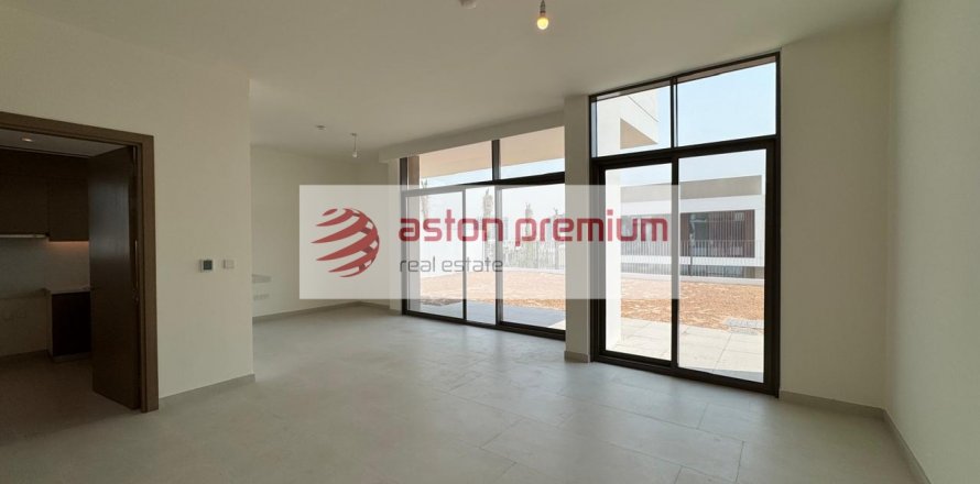 Villa a Al Furjan, Dubai, EAU 4 camere da letto, 370.7 mq. № 637986