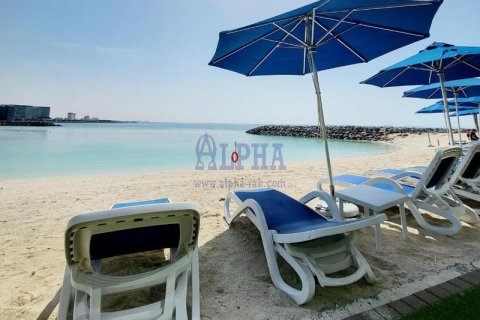 Apartament në Al Marjan Island, Ras Al Khaimah, Emiratet e Bashkuara Arabe 2 dhoma gjumi, 87.8 m2. № 637990 - Foto 2