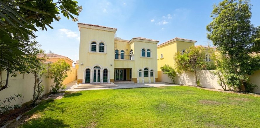 ویلا در Jumeirah Park، Dubai ، امارات متحده عربی 3 خوابه ، 675.4 متر مربع.  شماره 721636