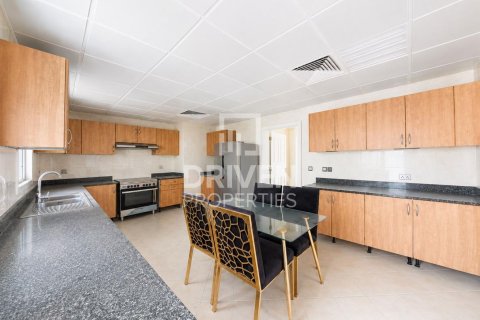 Falcon City of Wonders, Dubai, BAE’de satılık villa 5 yatak odası, 540.14 m² No 744708 - fotoğraf 3
