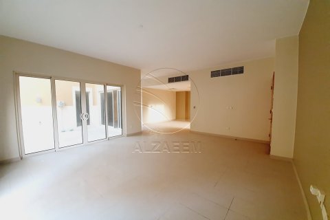 Townhouse til leje i Al Raha Gardens, Abu Dhabi, UAE 4 soveværelser, 300 kvm № 700623 - foto 2