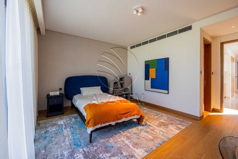 Villa til salg i Abu Dhabi, UAE 5 soveværelser, 792 kvm № 700621 - foto 13