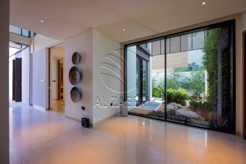 Villa til salg i Abu Dhabi, UAE 5 soveværelser, 792 kvm № 700621 - foto 5