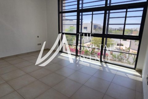 Vilă de închiriat în Yas Island, Abu Dhabi, EAU 4 dormitoare, 599 mp.  №681226 - poză 2